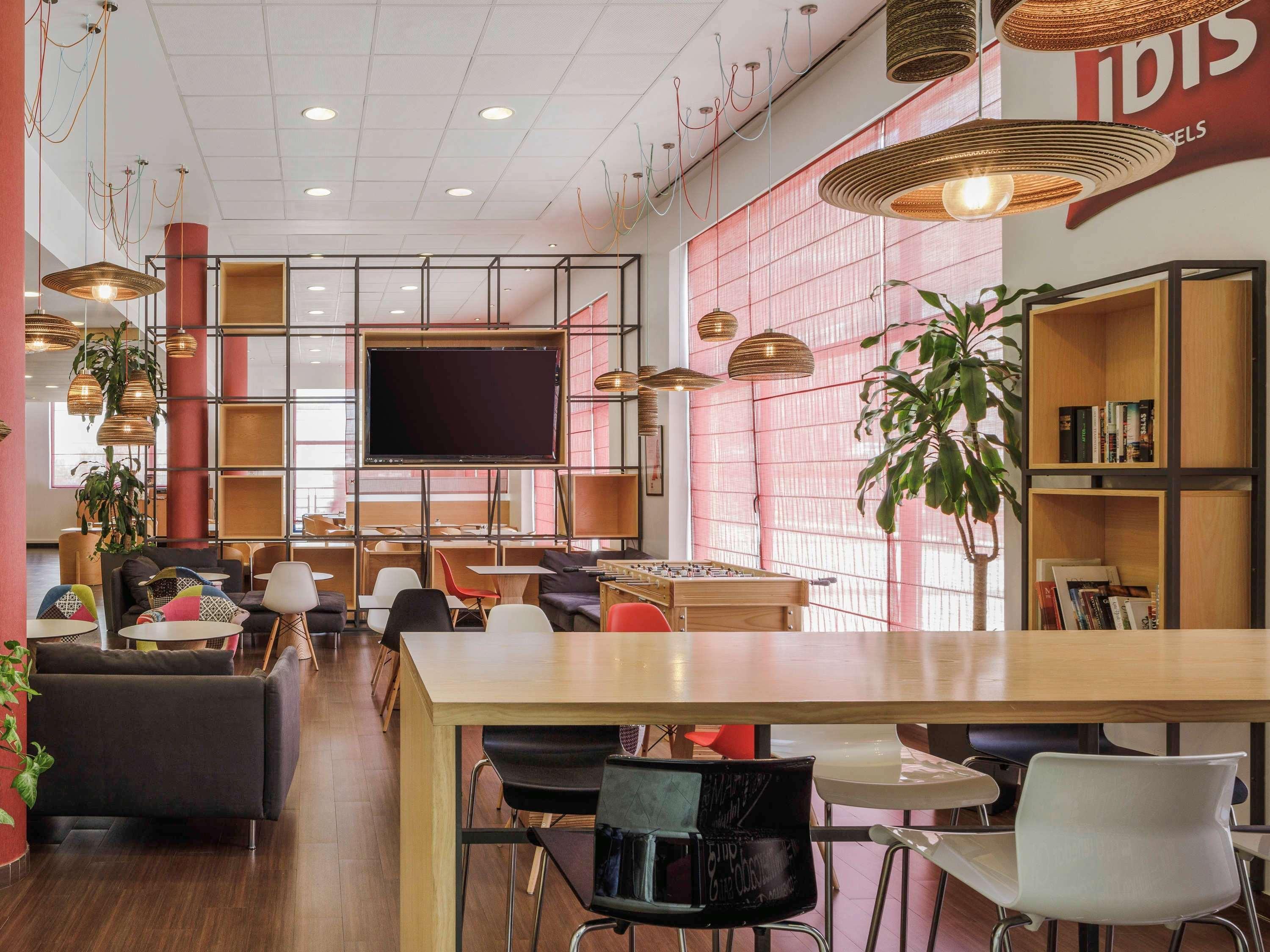 Ibis Malaga Centro Ciudad Hotell Exteriör bild