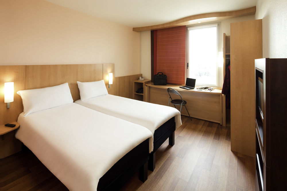 Ibis Malaga Centro Ciudad Hotell Exteriör bild